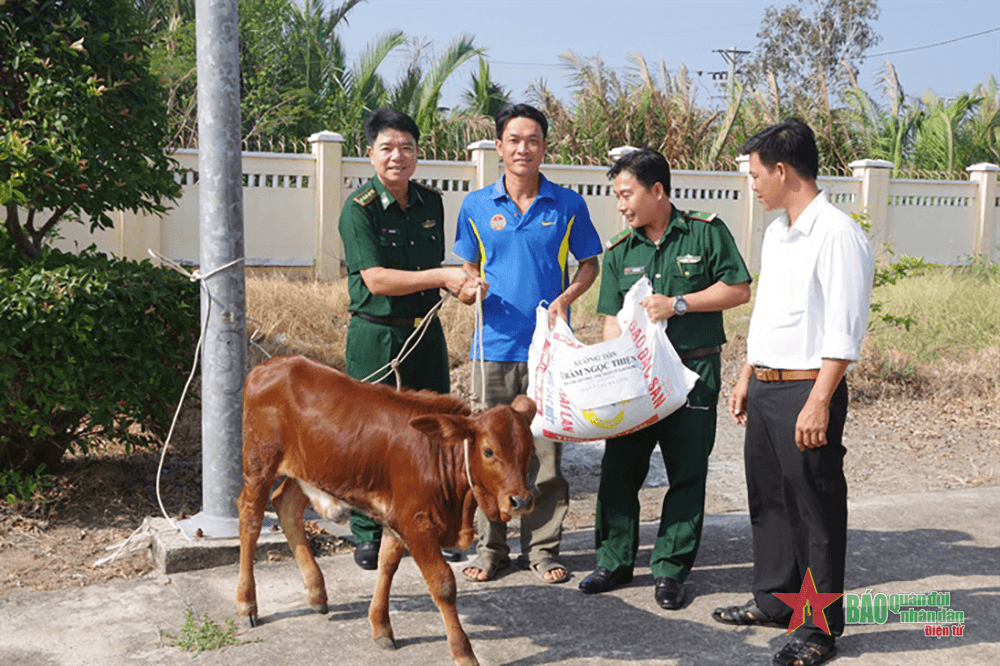 Nhiều mô hình giúp dân hiệu quả