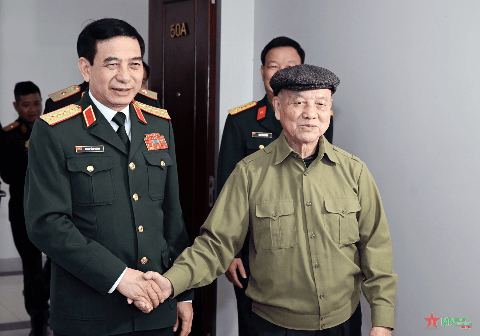Đại tướng Phan Văn Giang thăm, chúc Tết Đại tướng Phạm Văn Trà