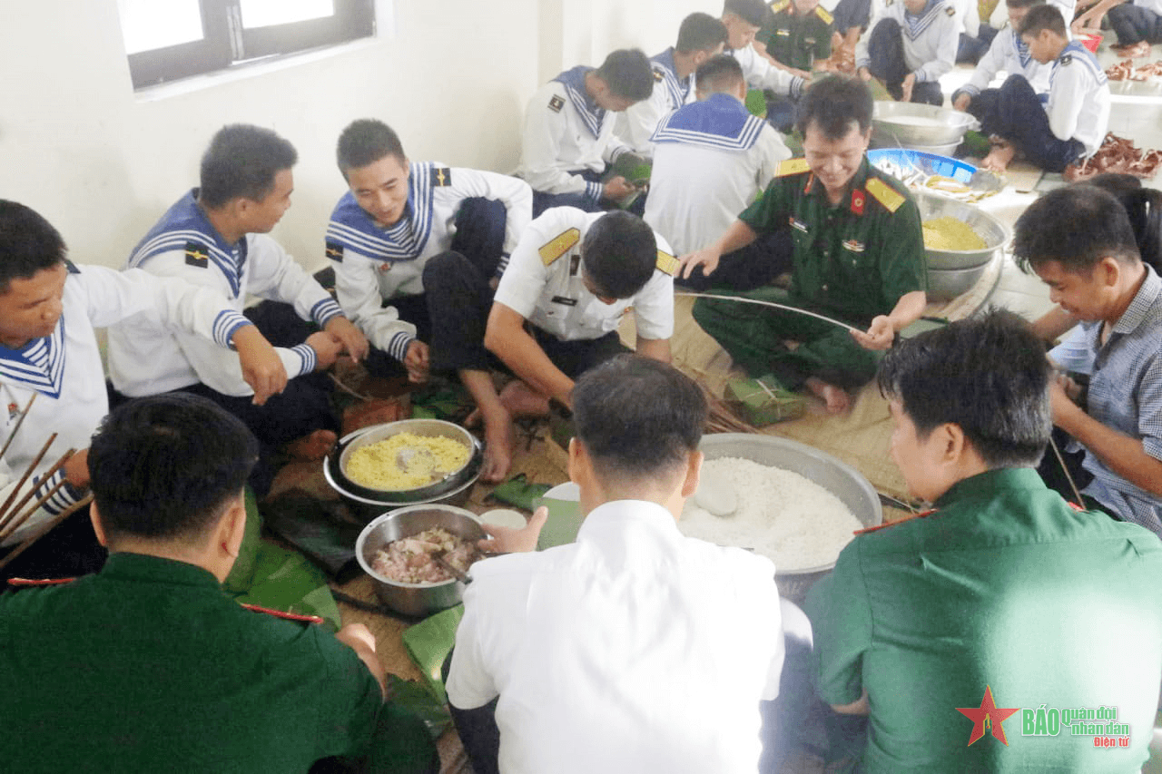 Tết ấm áp của những “Thầy thuốc 108” tại đảo Song Tử Tây