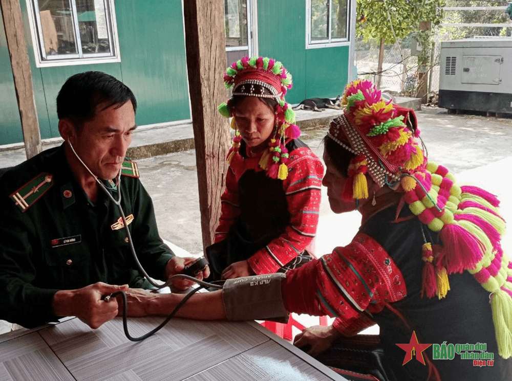 Người “xây tổ ấm” trên mảnh đất biên cương Pa Ủ