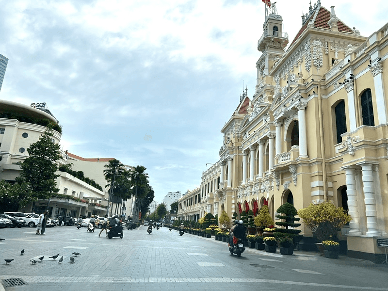 TP Hồ Chí Minh sẵn sàng đón khách du lịch, người lao động trở lại làm việc ngày đầu năm mới