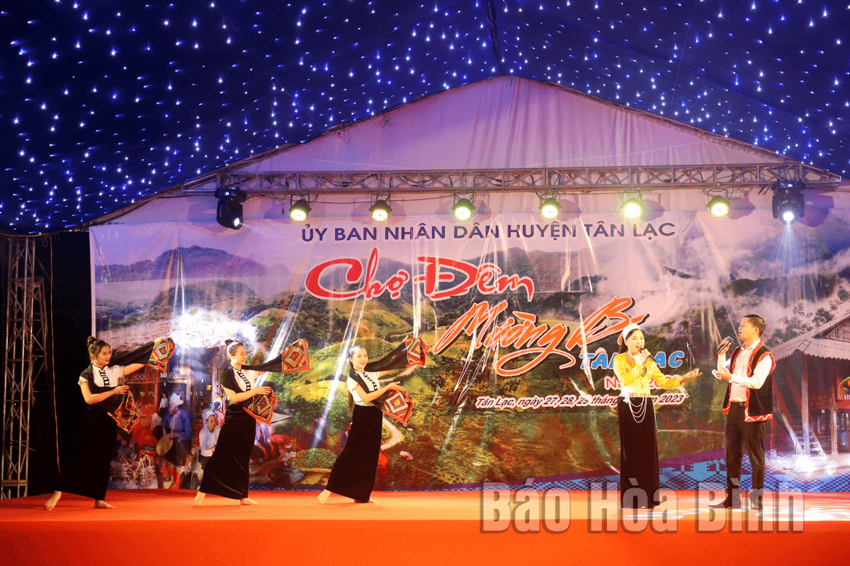 Khai mạc phiên chợ đêm Mường Bi