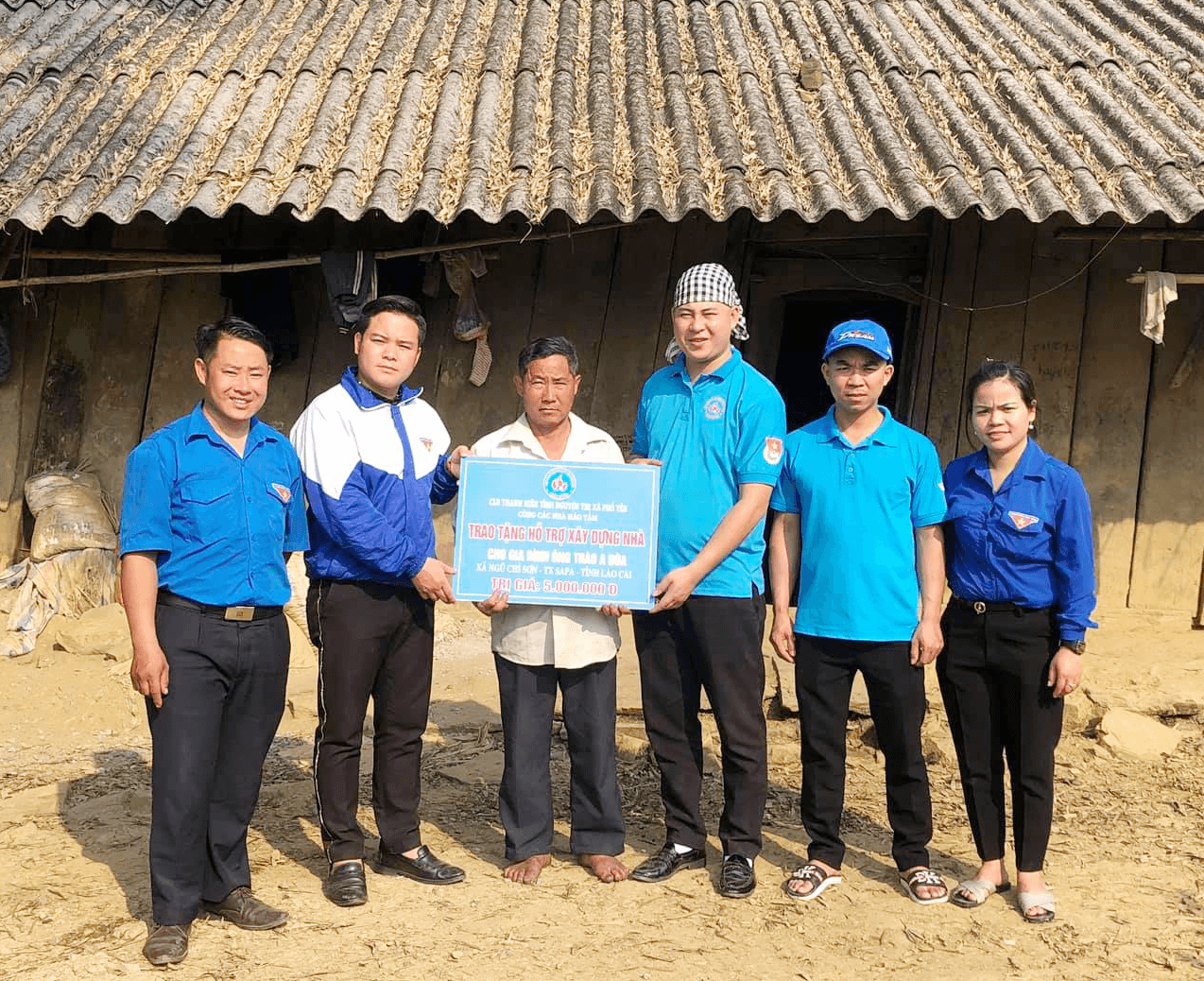 Ngọn lửa nhiệt huyết tỏa sáng trên vùng núi cao