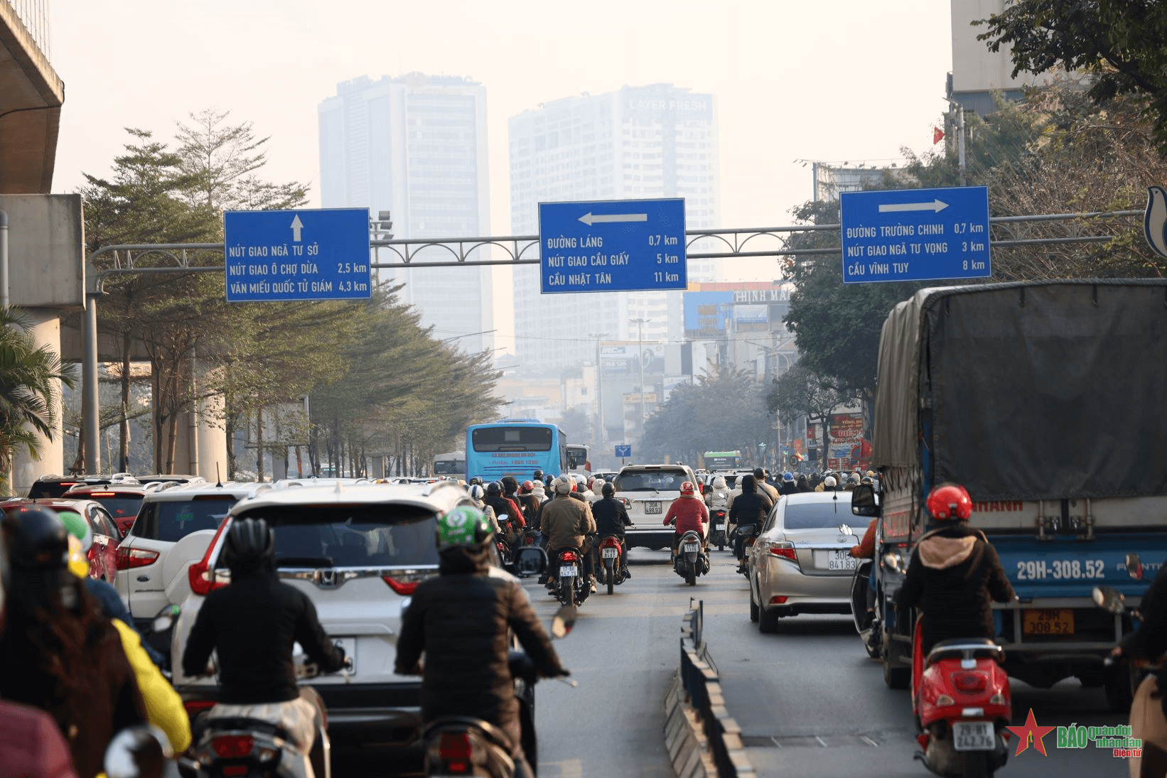 Hà Nội: Giao thông vẫn "dễ thở" sau kỳ nghỉ Tết Nguyên đán