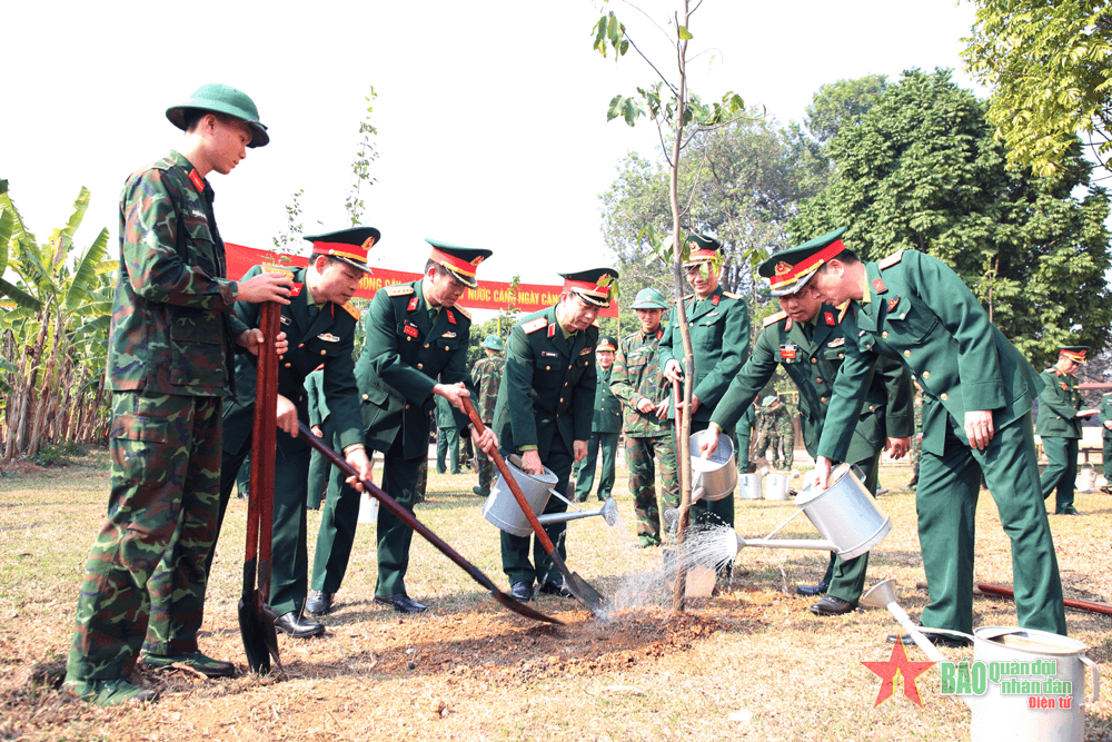 Trường Sĩ quan Lục quân 1 phát động Tết trồng cây xuân Quý Mão năm 2023