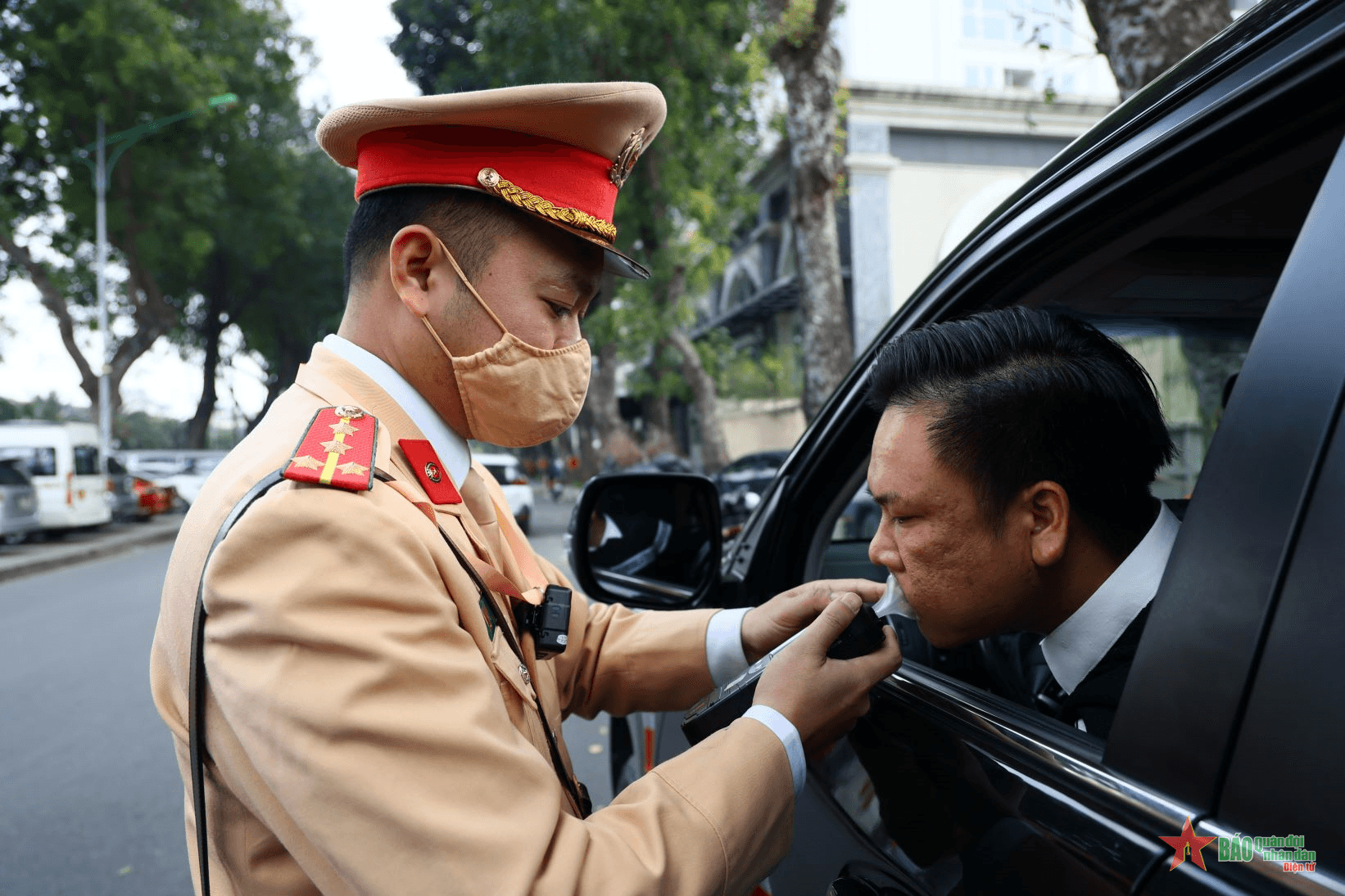 Công an Hà Nội ra quân tăng cường kiểm tra nồng độ cồn sau Tết Nguyên đán