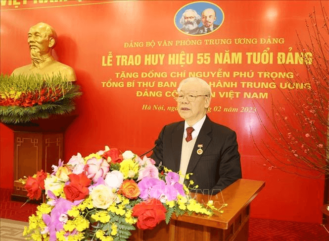 Học tập và làm theo Bác để xứng đáng là một đảng viên (*)