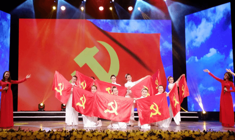 Đảng ta muôn vạn tấm lòng, niềm tin