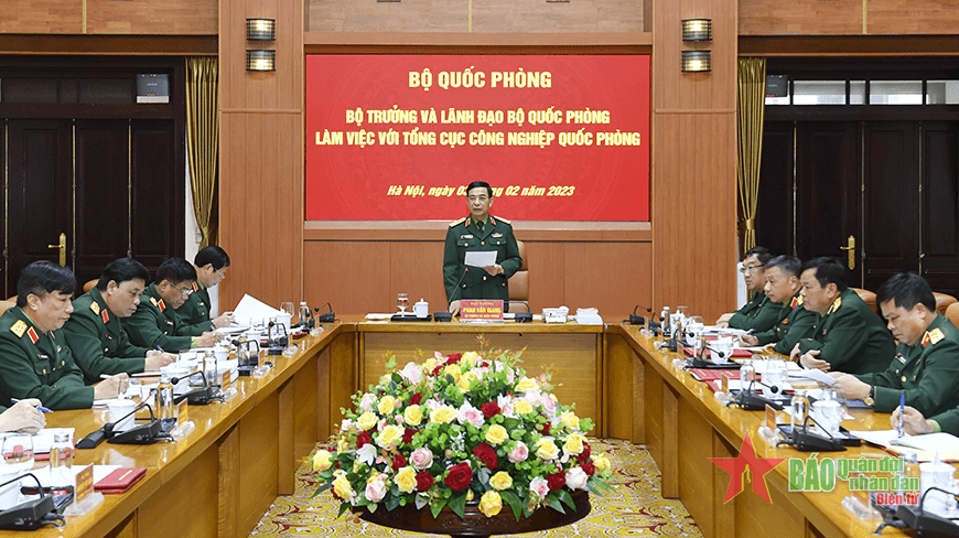Chủ động, sáng tạo sản xuất, chế tạo trang bị kỹ thuật mới, hiện đại