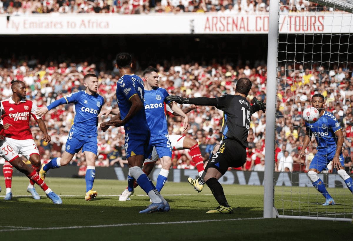 Arsenal bất ngờ thất thủ trước Everton