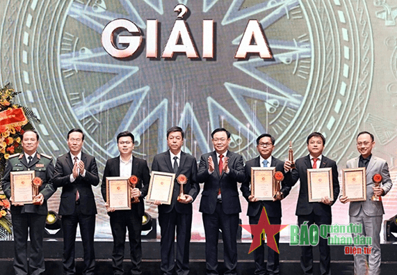 Báo Quân đội nhân dân đoạt giải A Giải Búa liềm vàng lần thứ VII