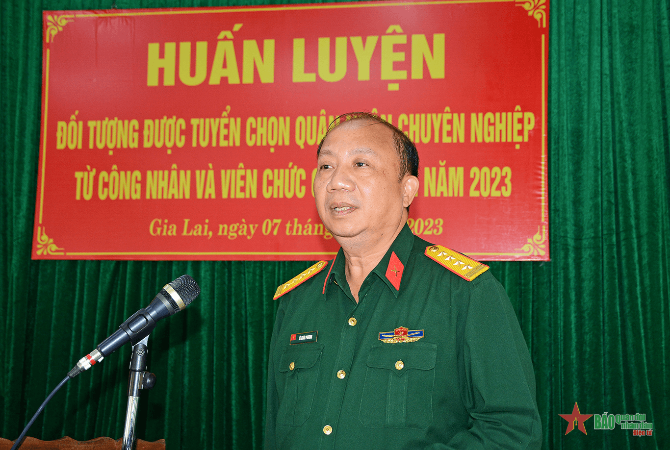 Binh đoàn 15 khai mạc huấn luyện đối tượng được tuyển chọn quân nhân chuyên nghiệp