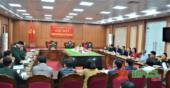 Bộ Chỉ huy quân sự tỉnh Hà Nam gặp mặt báo chí