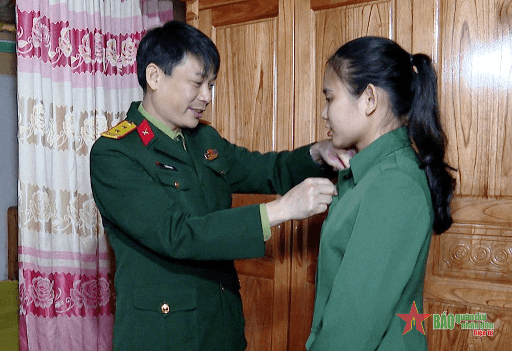 Những bóng hồng tòng quân