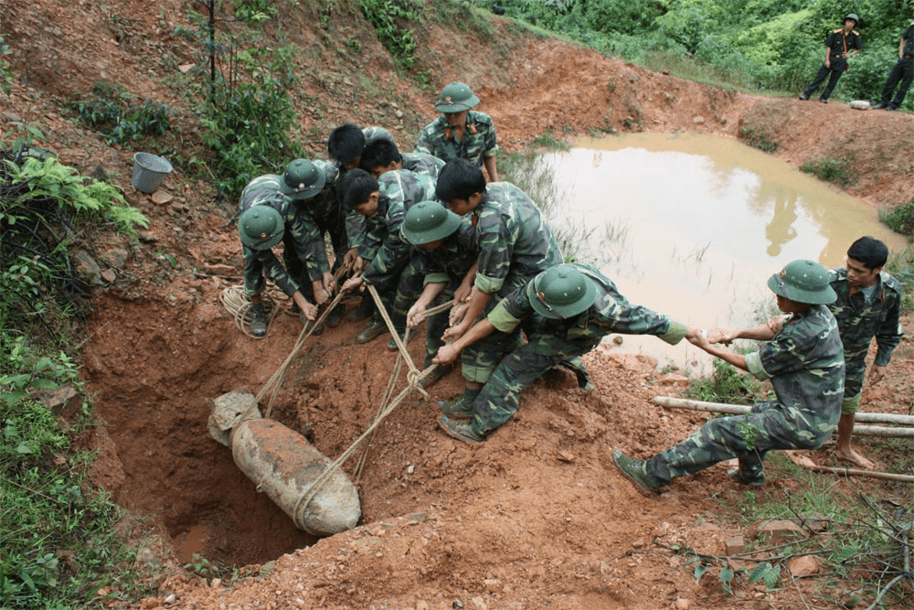 Binh chủng Công binh thi công 1.466 dự án rà phá bom, mìn