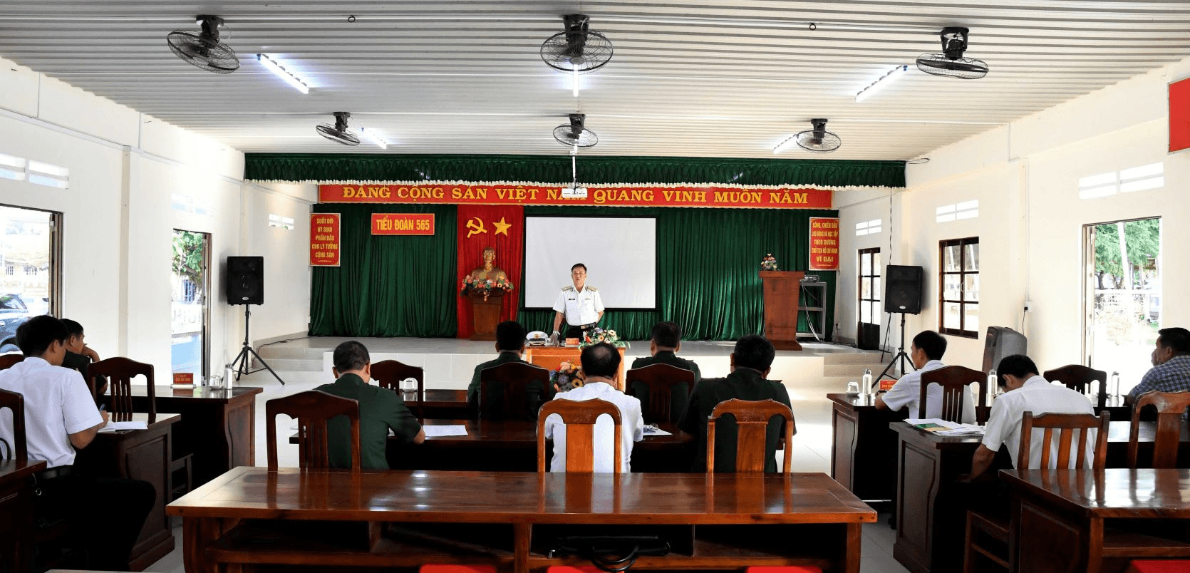 Các đơn vị Vùng 5 Hải quân đã thực hiện tốt kế hoạch tuyển quân, tiếp nhận chiến sĩ mới