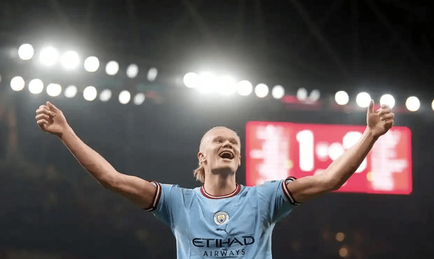 Bóng đá Anh: Đánh bại Arsenal, Man City vươn lên đỉnh bảng
