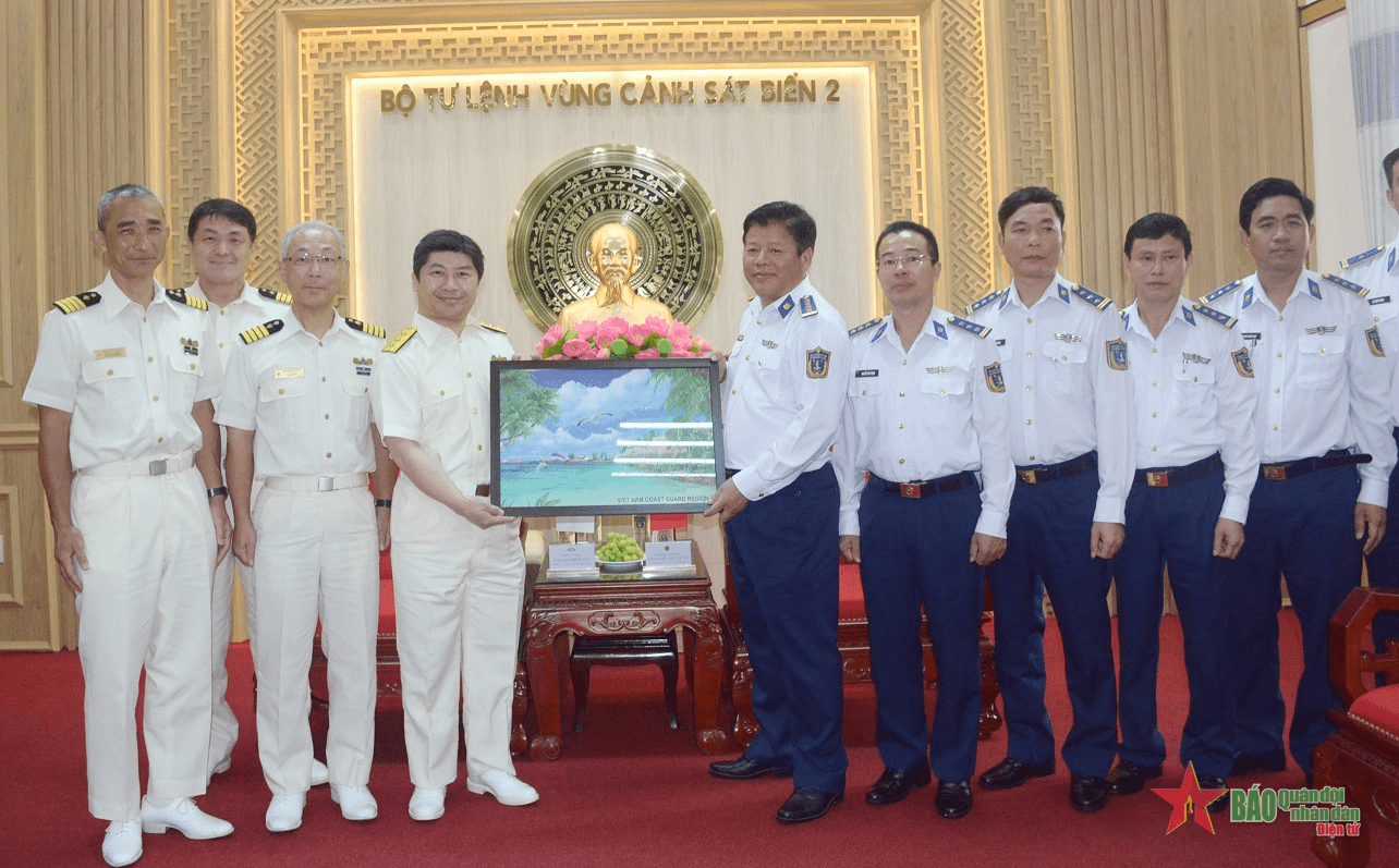 Lực lượng Bảo vệ bờ biển Nhật Bản thăm Bộ tư lệnh Vùng Cảnh sát biển 2