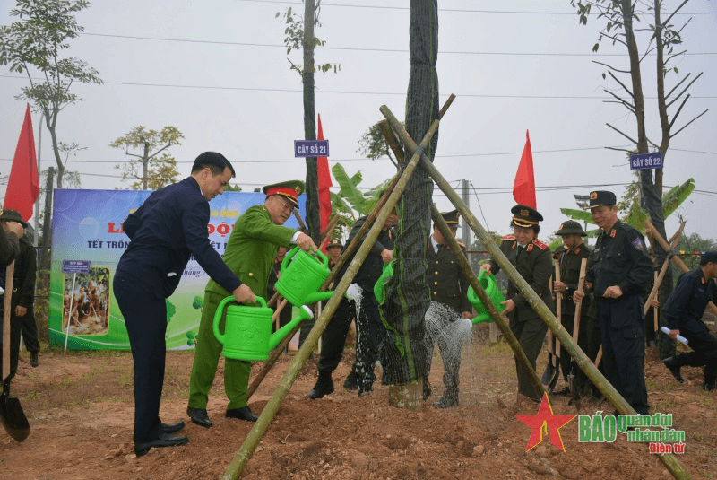 Đón nhận huấn luyện hơn 15.000 công dân thực hiện nghĩa vụ tham gia Công an nhân dân
