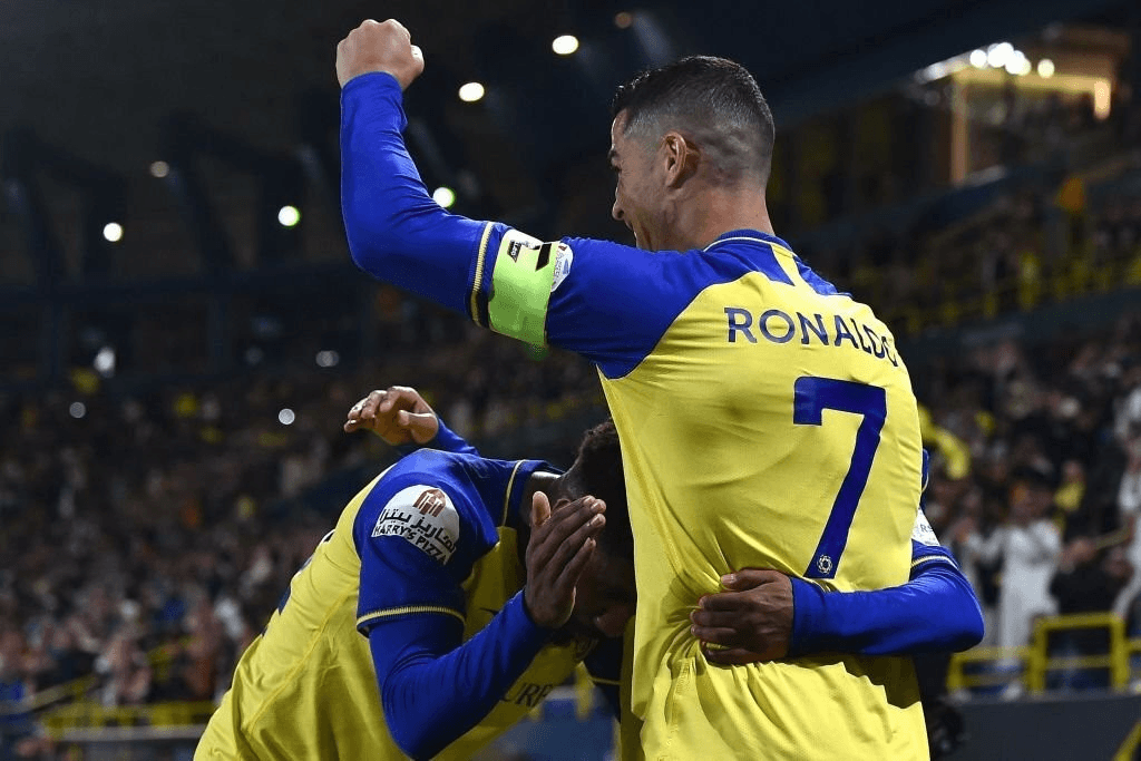 Cristiano Ronaldo kiến tạo giúp Al-Nassr giành chiến thắng 2-1 trước Al-Taawon