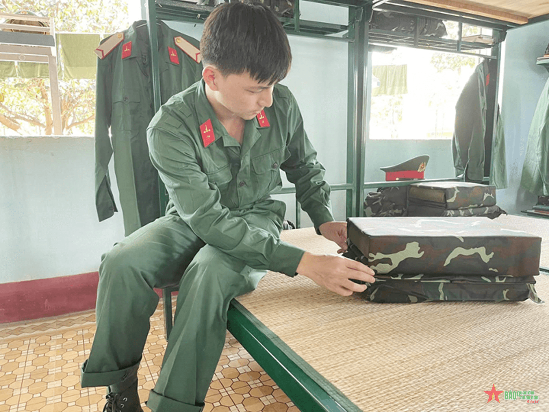 Câu chuyện thứ bốn hai: Kỹ sư công nghệ thông tin và những ngày đầu quân ngũ