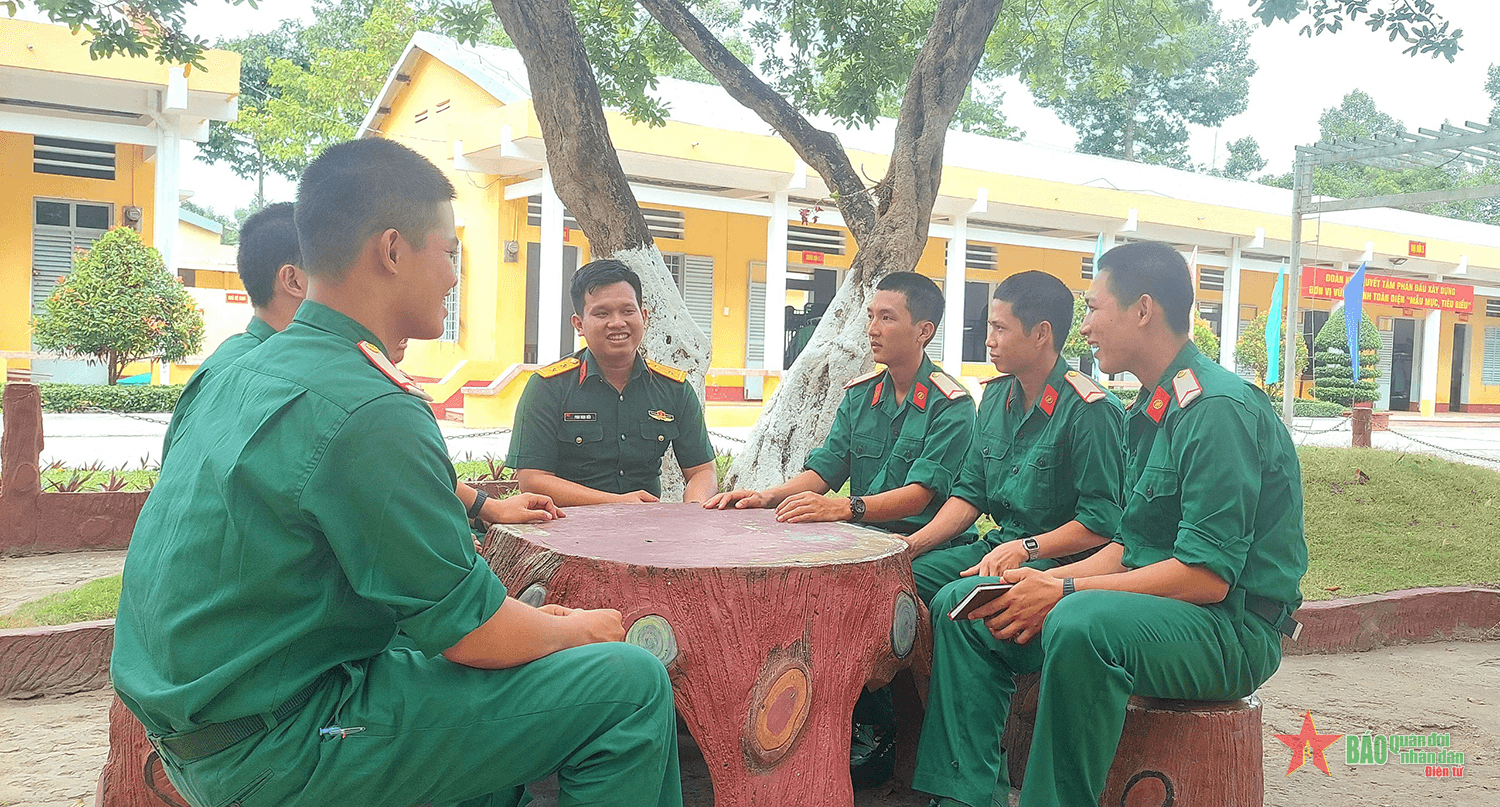 Câu chuyện thứ bốn sáu: Tôi xác định "Đơn vị là nhà, đồng đội là anh em"