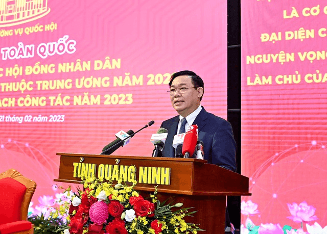 Hội đồng nhân dân phải giữ vai trò quan trọng trong đổi mới quản trị ở địa phương (*)