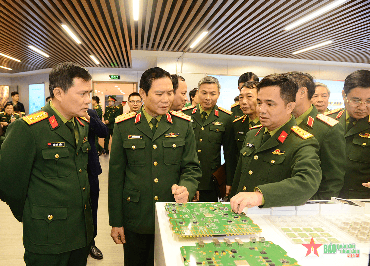 Thượng tướng Nguyễn Tân Cương: Viettel phải sản xuất được các loại vũ khí công nghệ cao