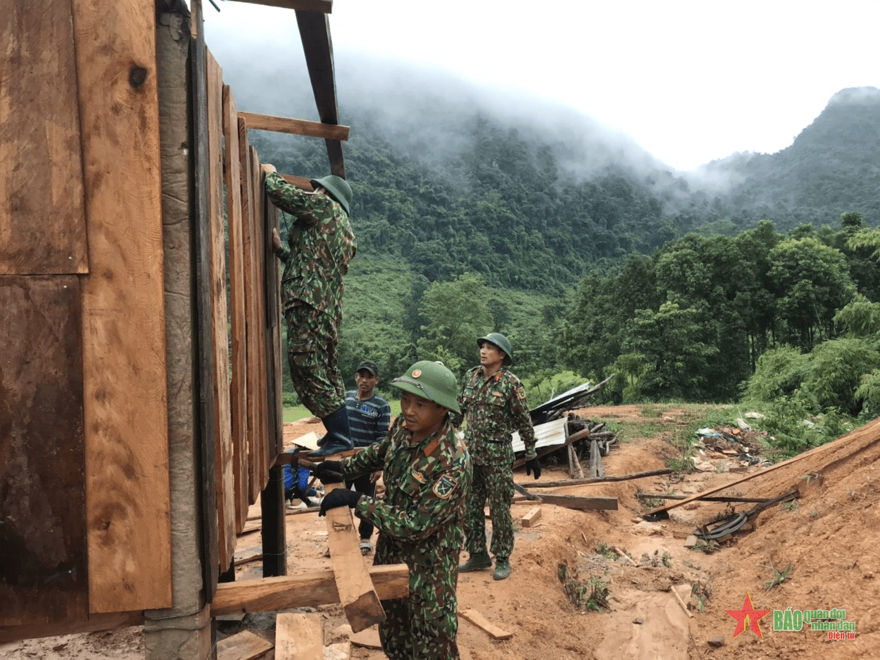 Niềm vui ở bản Trăng của người Vân Kiều