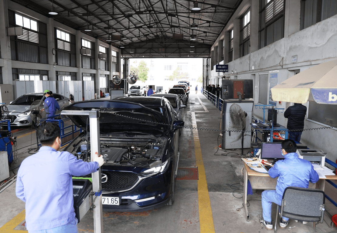 Hà Nội, TP Hồ Chí Minh chỉ còn 1/2 số dây chuyền đăng kiểm hoạt động