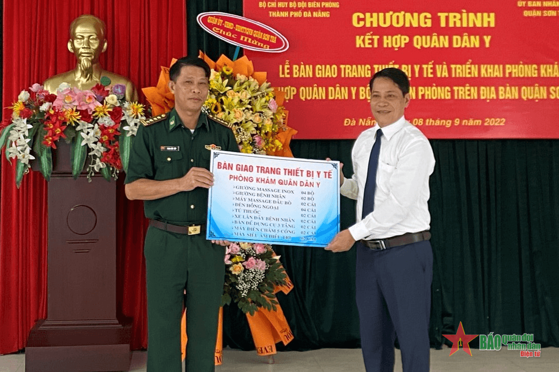 Điều đặc biệt ở Phòng khám Quân dân y nơi phố biển