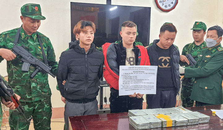 Bắt 3 đối tượng vận chuyển 22 bánh heroin