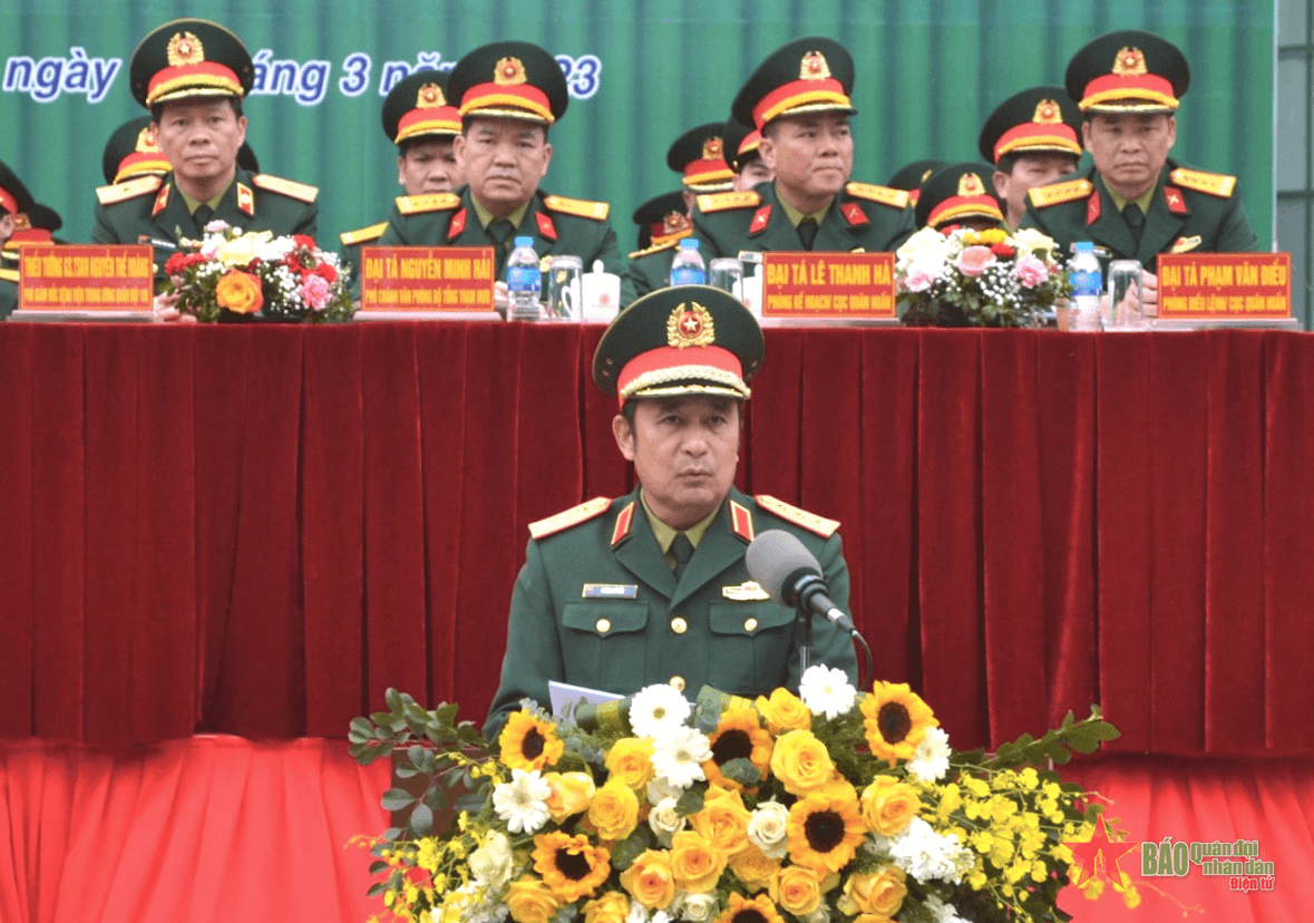 Thượng tướng Phùng Sĩ Tấn dự, chỉ đạo lễ ra quân huấn luyện của Bệnh viện Trung ương Quân đội 108