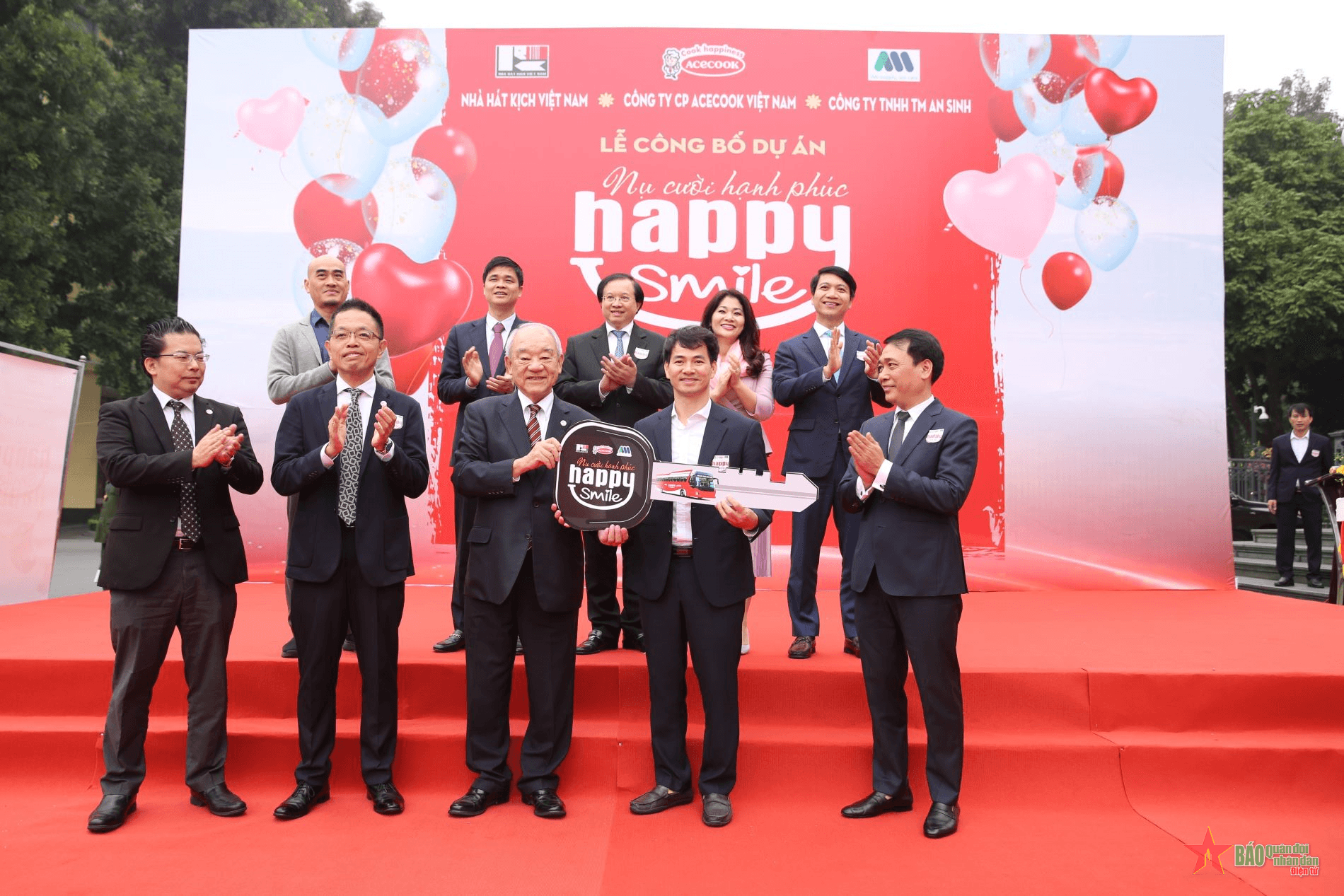 Mang “Nụ cười hạnh phúc”  đến với nhân dân vùng biên giới