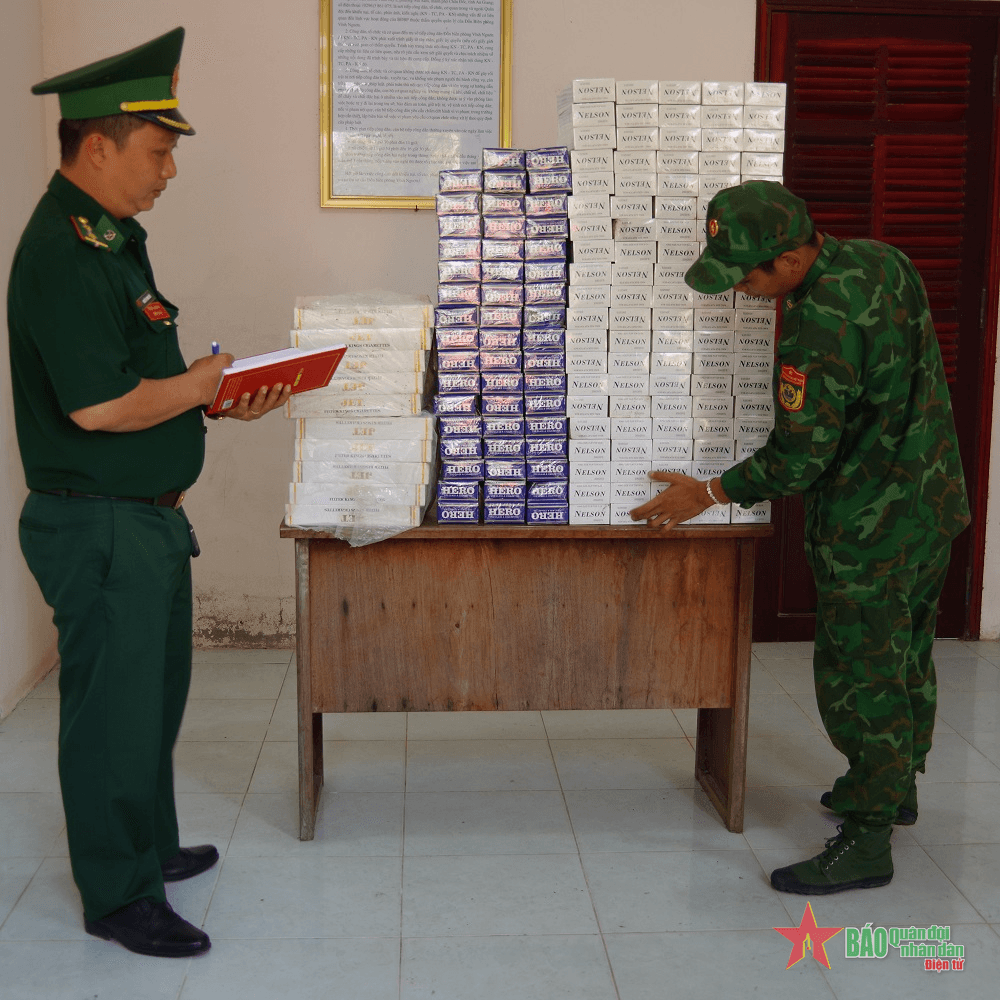 Bộ đội Biên phòng An Giang thu giữ 2.000 bao thuốc lá điếu nhập lậu