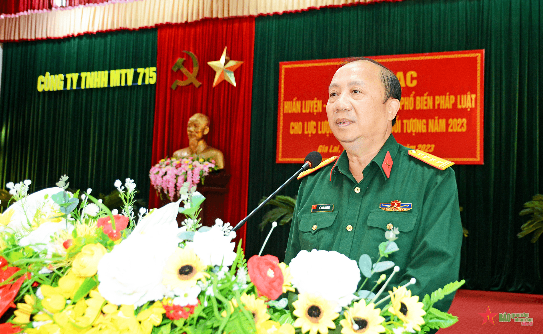 Công ty 715 huấn luyện, giáo dục chính trị, phổ biến pháp luật
