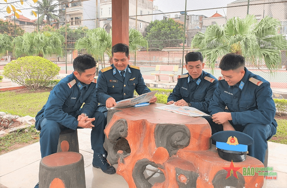 Vượt lên hoàn cảnh, giành thành tích cao