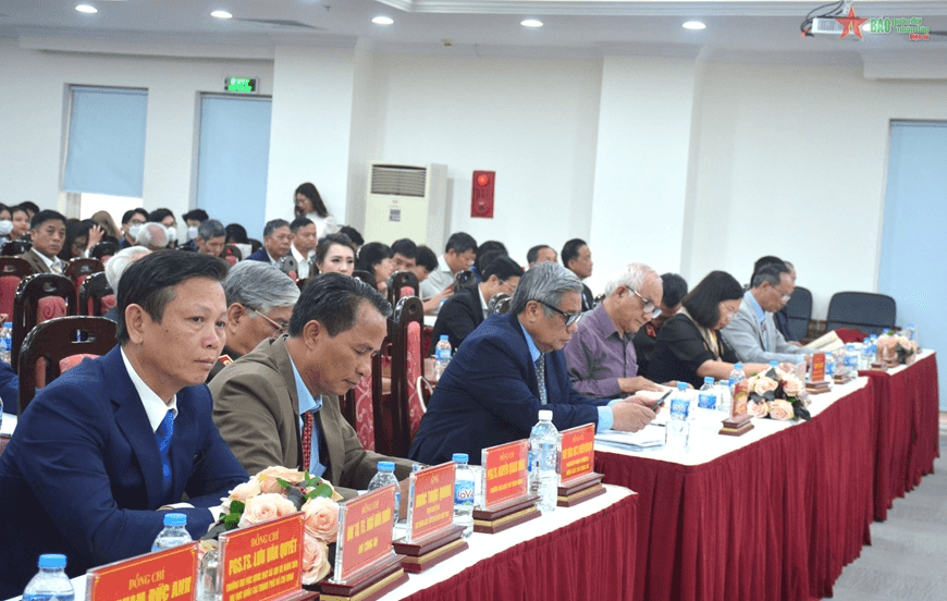 Ra mắt cuốn sách về họ Khúc