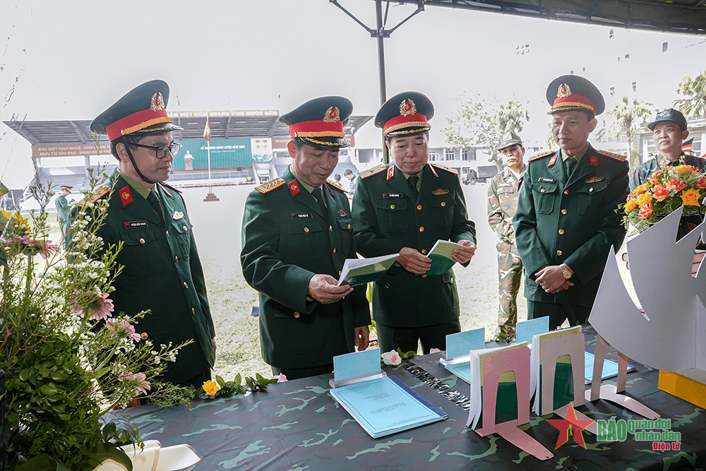 Làm gì để đổi mới phương thức lãnh đạo của Đảng bằng nghị quyết?