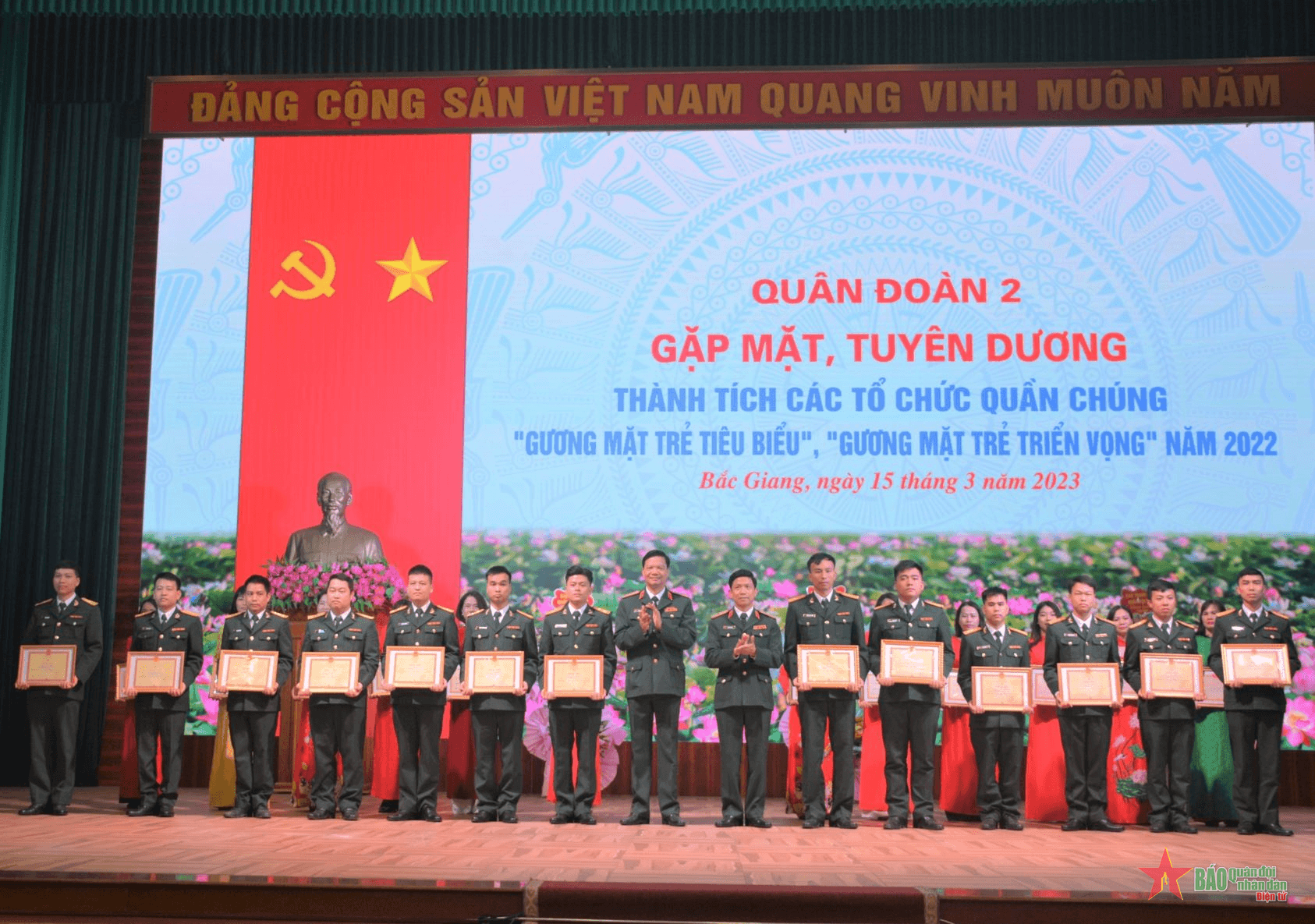 Quân đoàn 2 gặp mặt, tuyên dương thành tích các tổ chức quần chúng