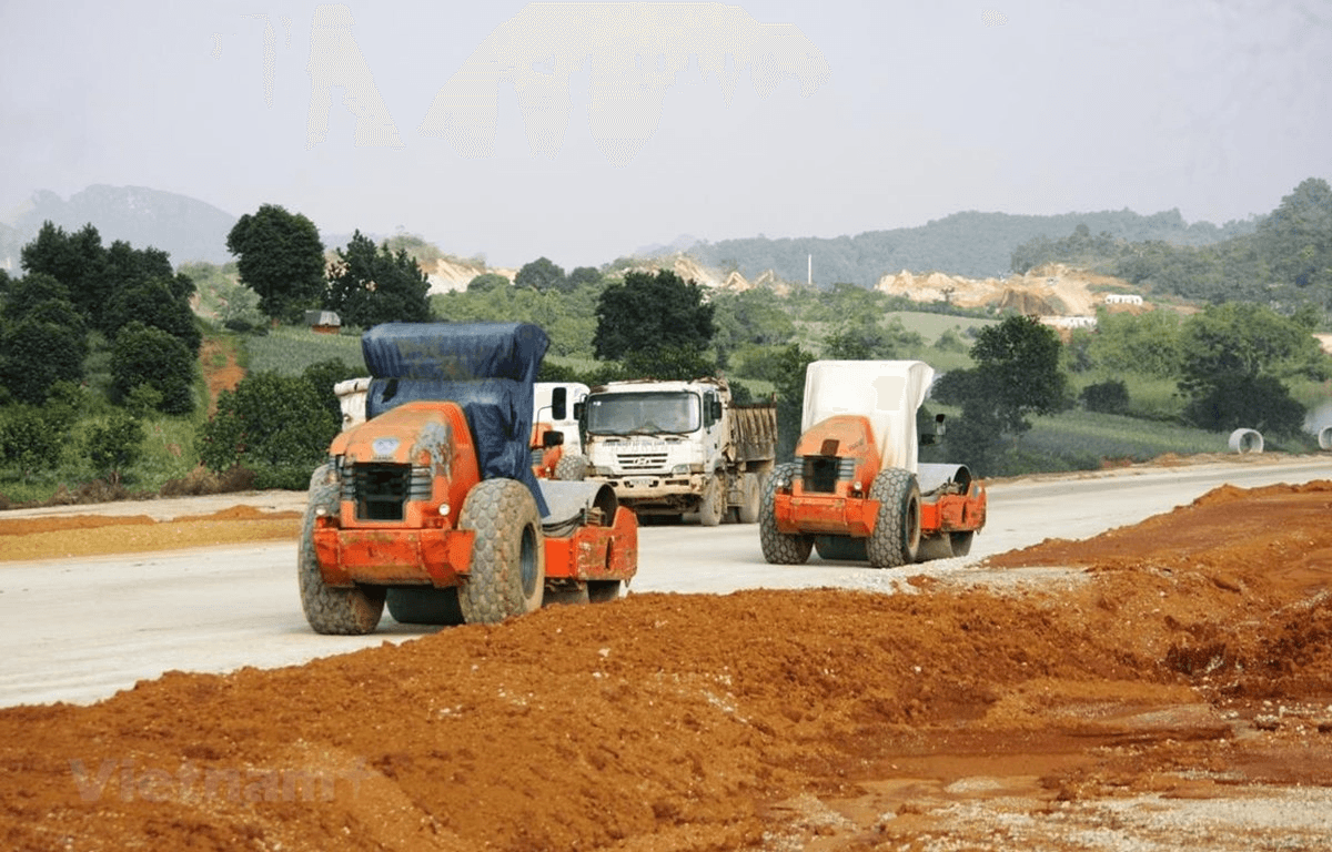 Đề nghị Hà Tĩnh sớm bàn giao mặt bằng cho 3 dự án cao tốc Bắc-Nam