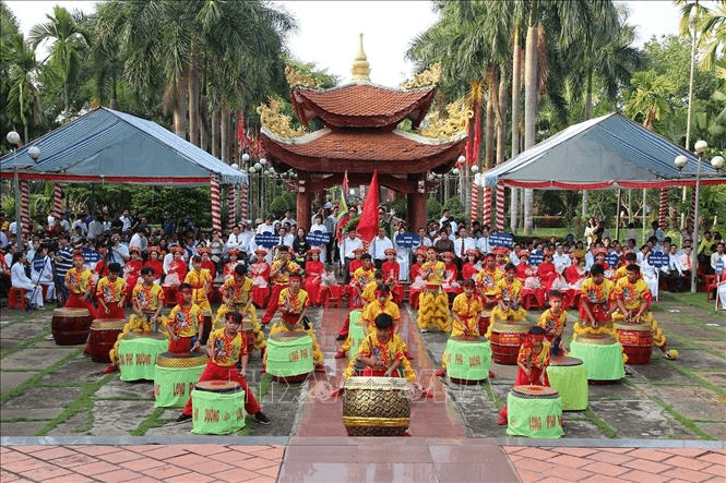 Nhiều chương trình đặc sắc thu hút du khách dịp Giỗ Tổ Hùng Vương