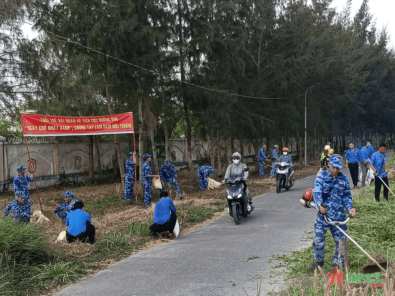 Tuổi trẻ Hải đoàn 42 lan tỏa phong trào "Thứ bảy tình nguyện, chủ nhật xanh"