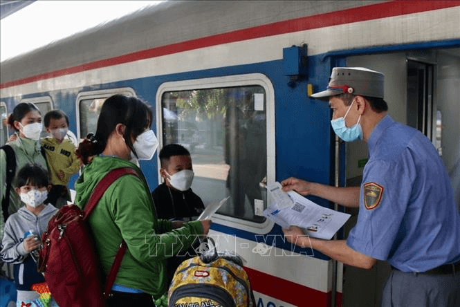 Đường sắt mở bán vé tàu chạy thêm các tuyến phía Bắc dịp 30-4