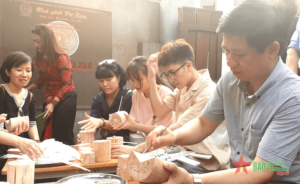 Ra mắt tour mới ''Tìm về kinh đô người Việt cổ''