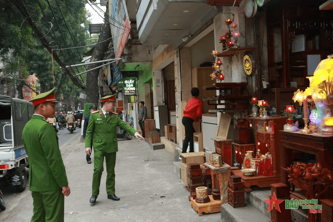 Hà Nội xử lý hơn 20.000 trường hợp vi phạm trật tự giao thông, đô thị
