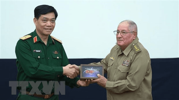 Lãnh đạo quân đội Cuba đánh giá cao phim tài liệu về quan hệ quốc phòng Việt Nam - Cuba