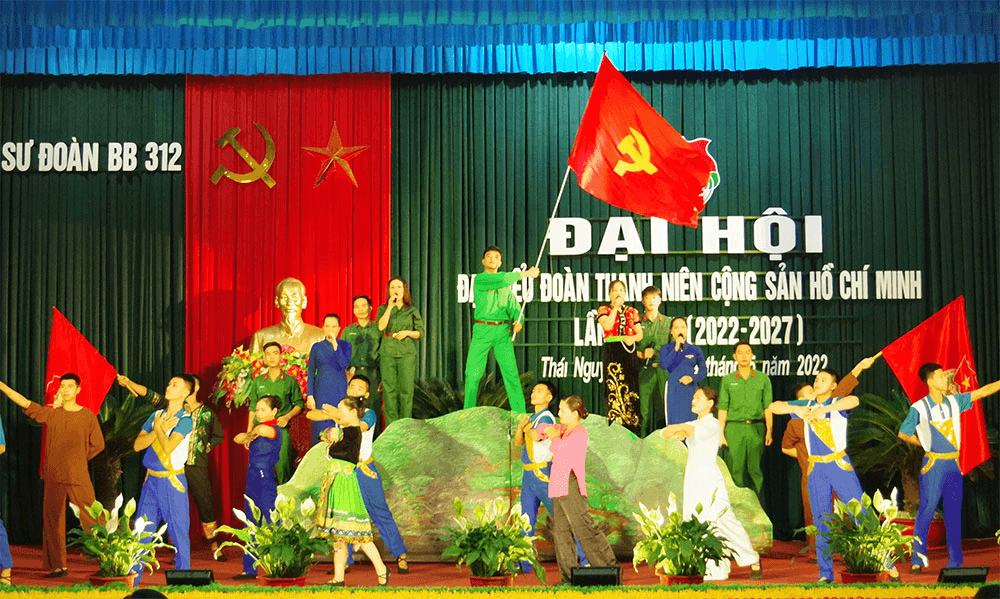 Xây dựng con người văn hóa trong Quân đội phát triển toàn diện
