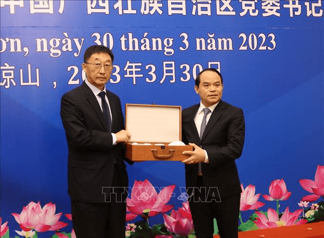 Tăng cường hợp tác, thúc đẩy phát triển kinh tế biên mậu