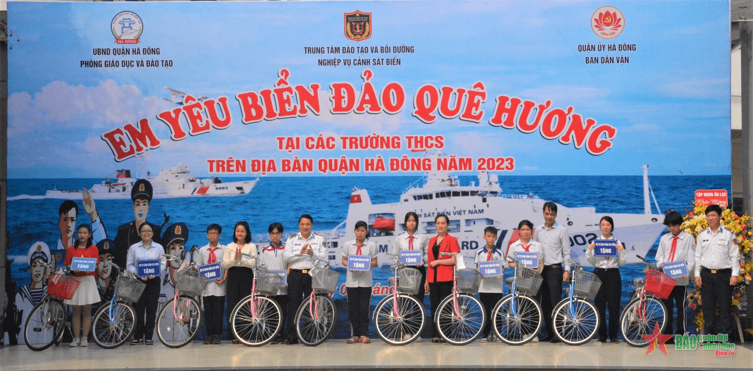 Hơn 1.000 giáo viên, học sinh tham gia hoạt động về biển, đảo